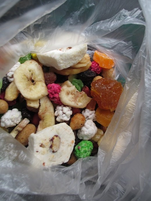 Lekker. Zelfgemaakt gedroogd fruit van de markt